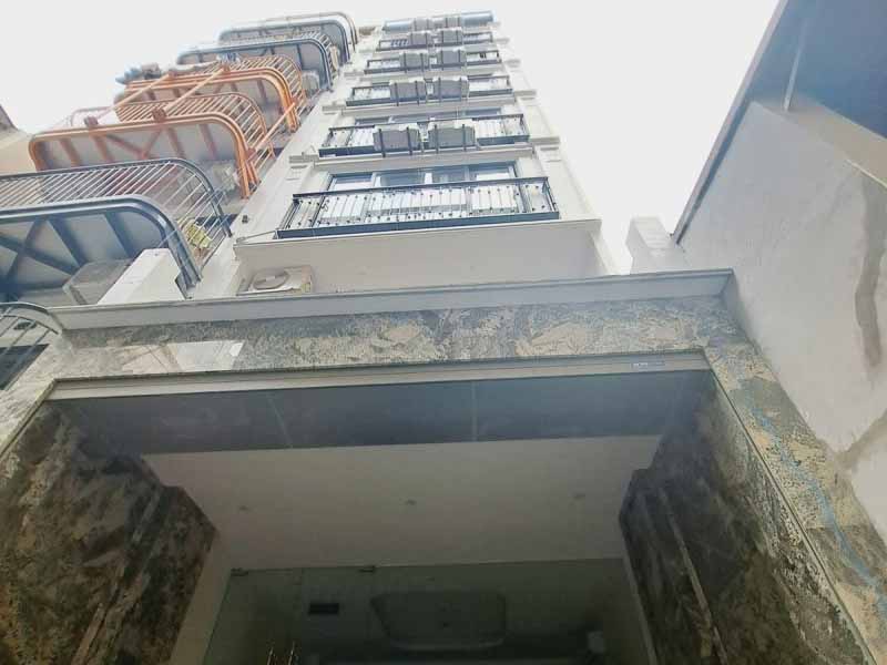 Tòa Apartment 8 tầng thang máy Kim Mã, 168m2 dòng tiền 350tr