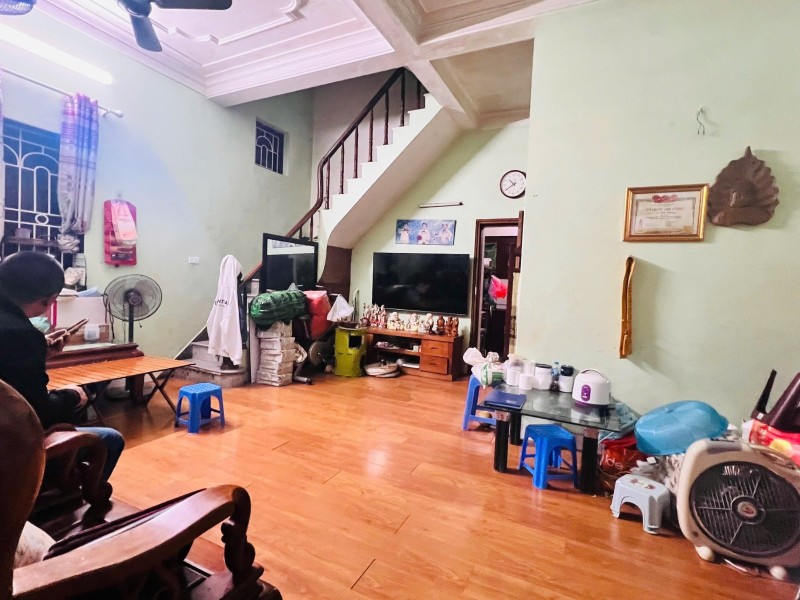 Bán nhà 4 tầng ngõ 82 Văn Cao, Ba Đình, diện tích 73m², giá 27 tỷ